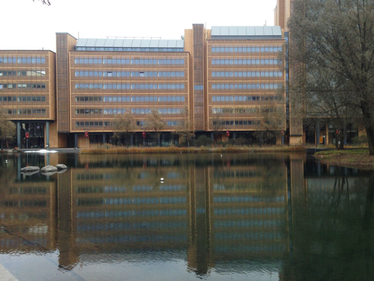 12 - Edificio per uffici e terziario - Berlino, PotsdamerPlatz
